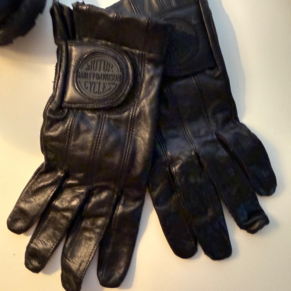 Harley-Davidson Black Leather Motorcycle Gloves with Embossed Logo